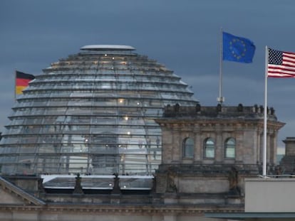 La Embajada de EEUU, junto al Reichstag, en Berl&iacute;n.