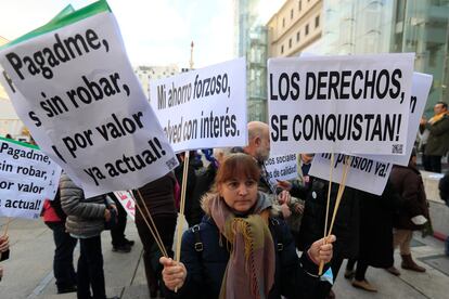 Momento de la manifestación convocada este sábado en Madrid, por la Mesa Estatal por el Blindaje de las Pensiones (MERP).