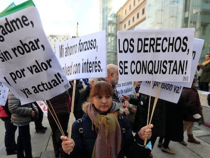 Momento de la manifestación convocada este sábado en Madrid, por la Mesa Estatal por el Blindaje de las Pensiones (MERP).