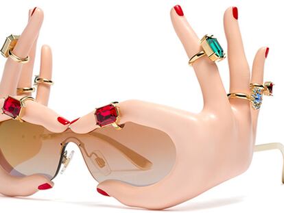 15 gafas de sol muy excéntricas para completar tu look festivo