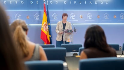 La diputada de Compromís, Águeda Micó, este martes en rueda de prensa en el Congreso.