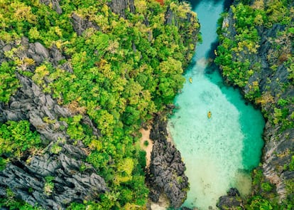 Laguna de la isla de Miniloc, en Bacuit (Palawan, Filipinas).