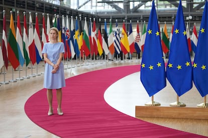 La alta representante de la UE, Kaja Kallas, antes de comenzar la reunión de ministros de Exteriores, este lunes en Bruselas.