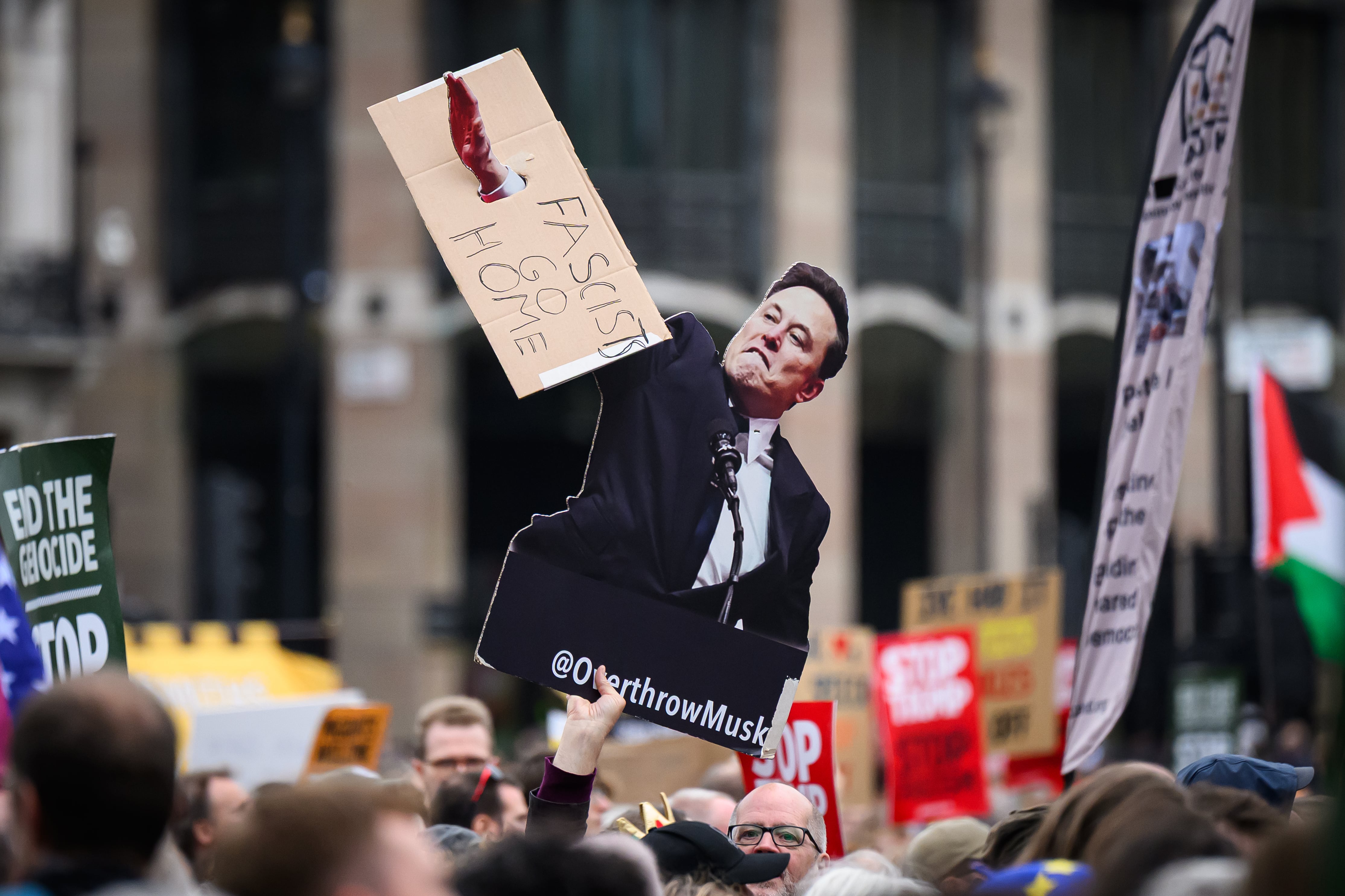 El algoritmo de la red social X prioriza contenido conservador sobre informaciones contrastadas