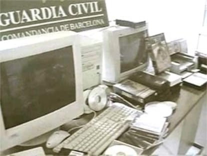 La Guardia Civil ha intervenido diverso material informático, videos y fotografías