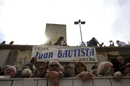 El modelo francés muestra una adhesión desacomplejada a los toros, heterogeneidad de público, mezcolanza de generaciones e implicación de los espectadores.