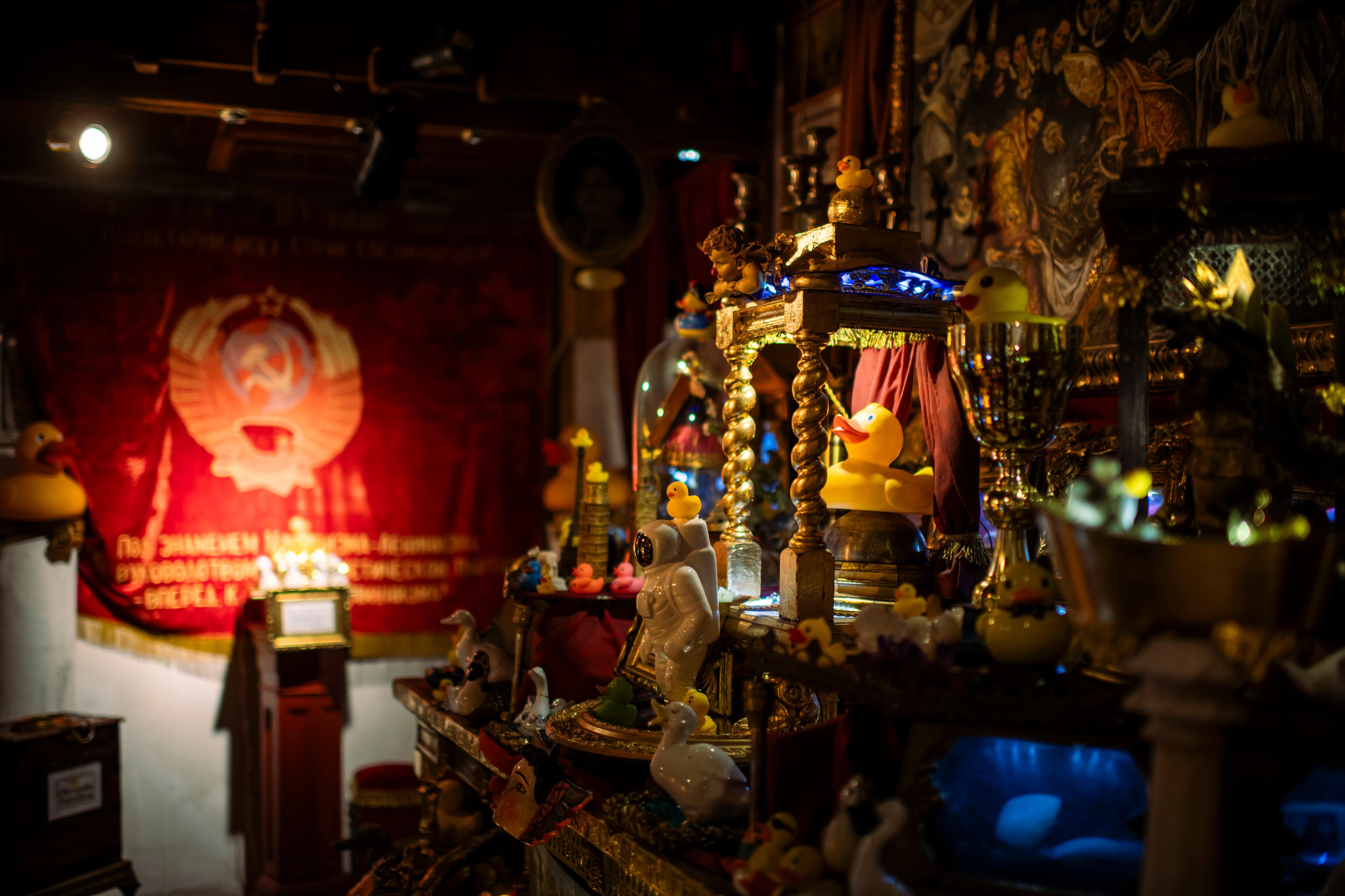 Interior de la Iglesia Patólica en el barrio de Lavapiés. 
