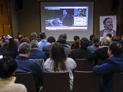 Dirigents d'Esquerra segueixen la declaració d'Oriol Junqueras al judici.