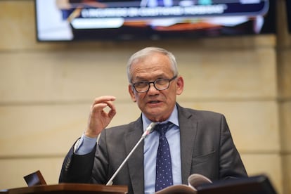 Carlos Ramón González, en el Senado de Colombia, en junio de 2024.