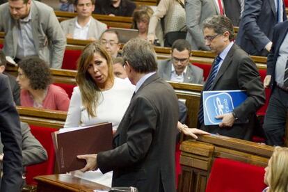 Artur Mas y Alicia Sánchez Camacho en la sesión de control del Parlament esta mañana.