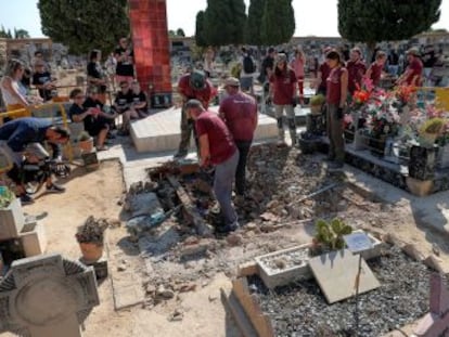 Comienzan los trabajos de apertura de la fosa 112 en la que hay un centenar de restos de fusilados del franquismo