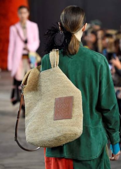 Un bolso de Loewe durante su desfile primavera/verano 2019.