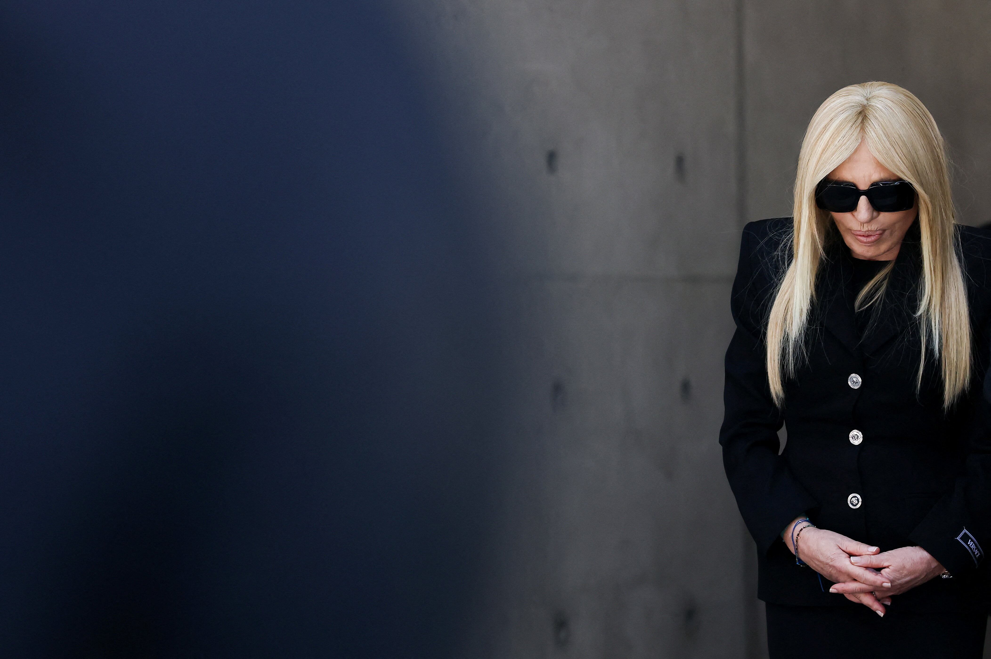 La capilla ardiente de Giorgio Armani en Milán, en imágenes