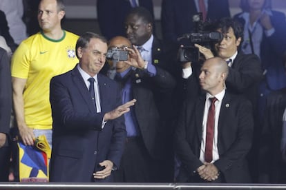 El presidente de Brasil, Jair Bolsonaro, en uno de los palcos del Morumbi, para presenciar el partido entre Brasil y Bolivia. 