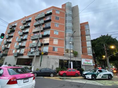Imagen del edificio donde fue encontrada Marcela Andrea García Garzón sin vida al interior de un departamento ubicado en la colonia Doctores en la Ciudad de México.