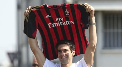 Kak&aacute;, con la camiseta del Milan.