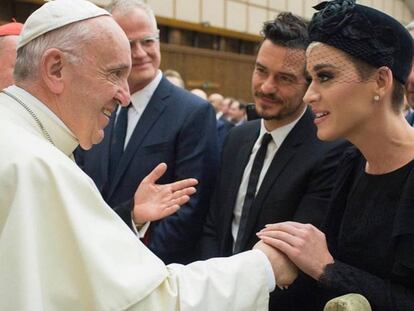 El Papa cpm Katy Perry y Orlando Bloom.