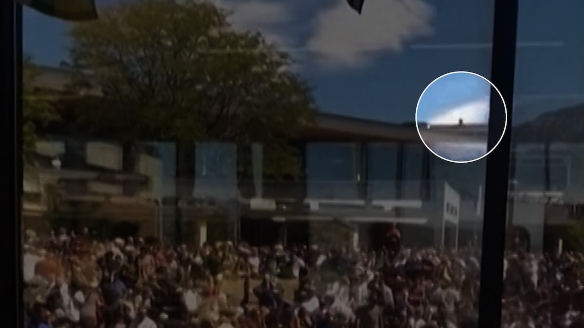 Un testigo del asesinato de Charlie Kirk graba al posible tirador