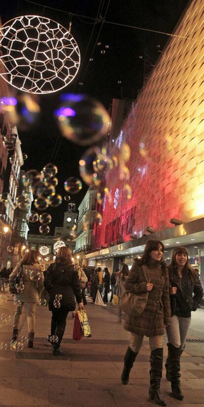 Calle comercial de Preciados, ayer.