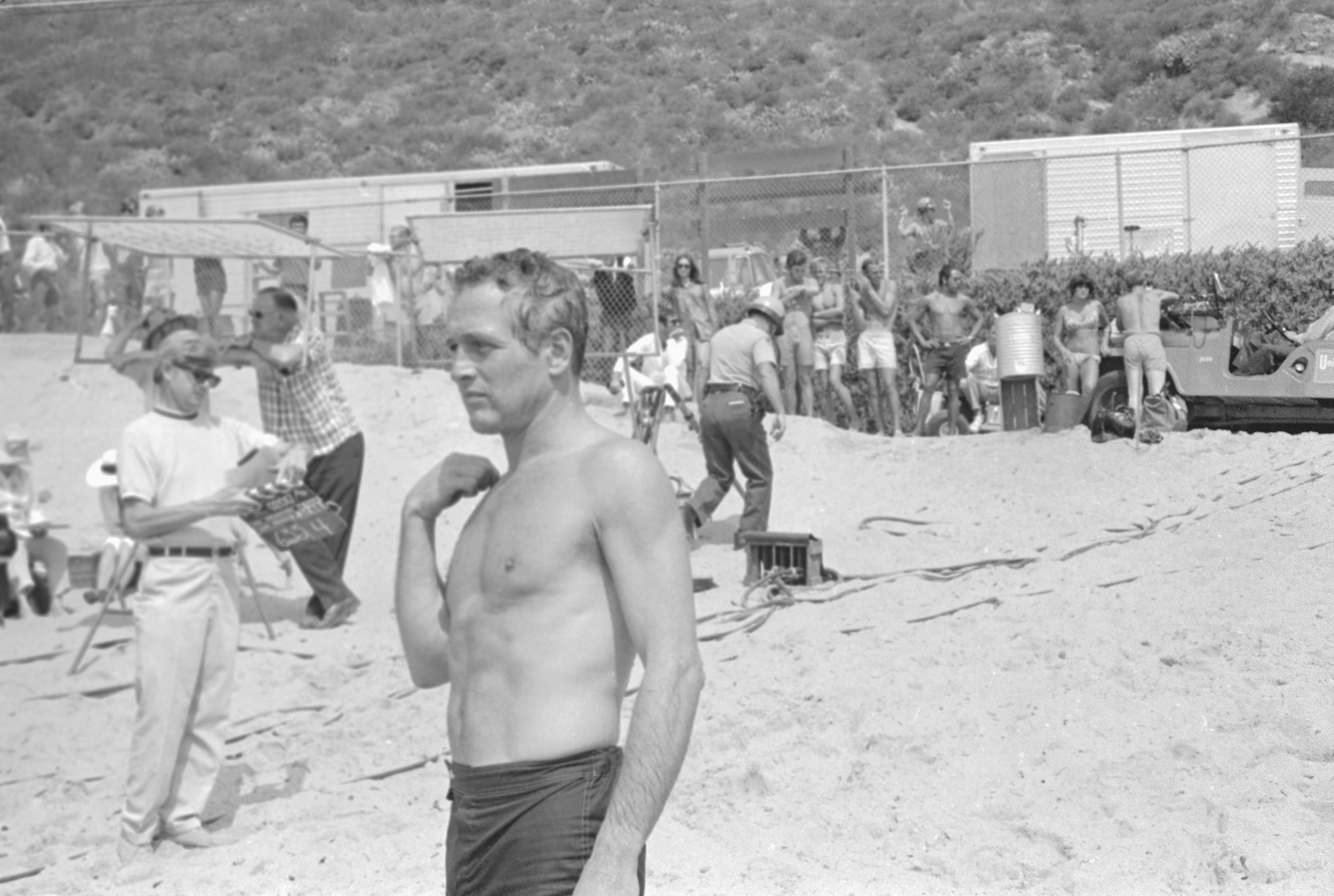 De Paul Newman a Rock Hudson, de Hugh Jackman a Chris Hemsworth: 36 estampas ya clásicas de ídolos en bañador
