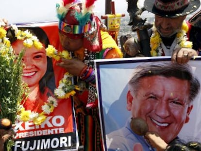 Carteles de apoyo a Keiko Fujimori y C&eacute;sar Acu&ntilde;a, en Lima.