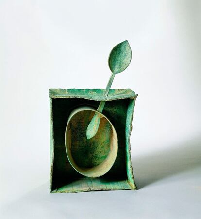 'L'horloge du vent' (el reloj de viento) de 1967, creado en bronce por Joan Miró, 51 x 29,5 x 16 cm.