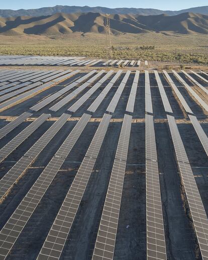 Planta fotovoltaica en Campo de Tabernas (Almería). 