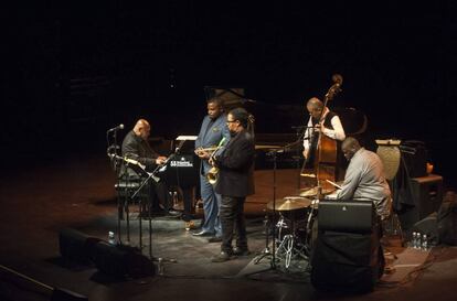 El quinteto liderado por el pianista Kenny Barron, el sabado por la noche en el Jazzaldia, en San Sebastián.