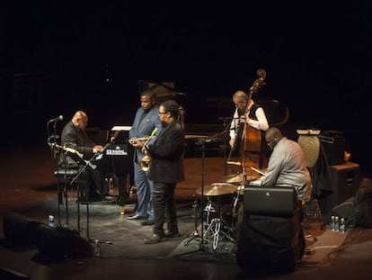 El quinteto liderado por el pianista Kenny Barron, el sabado por la noche en el Jazzaldia, en San Sebastián.