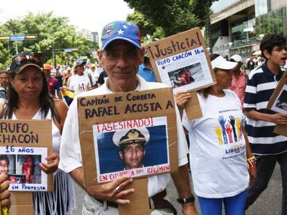 Protesta por la muerte del capitán Rafael Acosta Arévalo, el pasado viernes en Caracas.