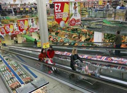 Hipermercado de la cadena del grupo  Eroski en Baracaldo (Vizcaya).