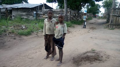 Niños de las afueras de Quelimane, Mozambique.