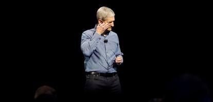 Tim Cook, presidente de Apple durante la rueda de prensa.