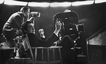 Kubrick, durante el rodaje '¿Teléfono rojo?, volamos hacia Moscú', en 1964.