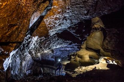 Cueva del Agua de Basconcillos del Tozo (Burgos). 