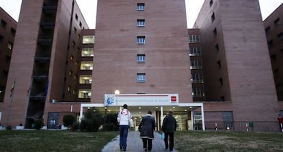 Fachada del hospital Príncipe de Asturias, en Alcalá de Henares.