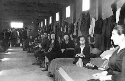 Frauenbaracke im Jahr 1941 im Lager Rivesaltes, in dem republikanische Flüchtlinge interniert waren.