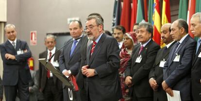 Jos&eacute; Vicente Gonz&aacute;lez con los embajadores de los pa&iacute;ses de la Liga &Aacute;rabe. 