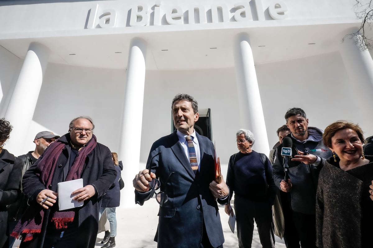 Terremoto en la Bienal de Venecia: el jurado dimite en bloque y los premios los decidirá el público