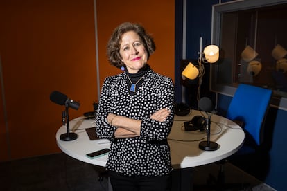 Berna González Harbour, en el estudio de EL PAÍS, con motivo del lanzamiento de su podcast 'Qué estás leyendo'.