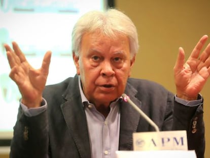 Felipe González, en una roda de premsa al juny