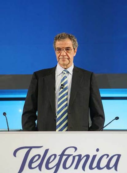 César Alierta, en la junta de accionistas de Telefónica de 2006.