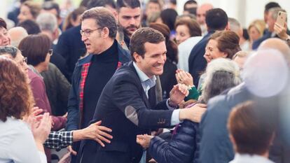 El presidente del PP, Pablo Casado, participa en una mitin en Nemenzo (Santiago de Compostela). 