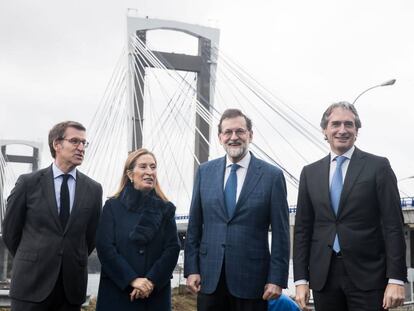 Feijóo, Pastor, Rajoy y De la Serna, durante la inauguración de la ampliación del puente de Rande.