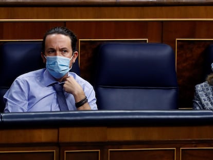 El vicepresidente segundo del Gobierno, Pablo Iglesias y la vicepresidenta económica, Nadia Calviño, en el Congreso, el pasado noviembre.