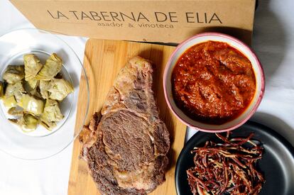 Pack de chuletón, pisto y alcachofas envasado al vacío de La Taberna de Elia.