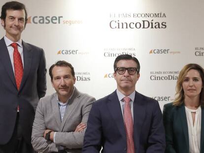 De izquierda a derecha, Gustavo Trillo (director comercial de Bestinver), David Conde (consejero delegado de Coinscrap), José Fermín Rosell (profesor de ESIC), Elisa Ricón (directora general de Inverco) y Juan José Cotorruelo (director de vida y pensiones de Caser)