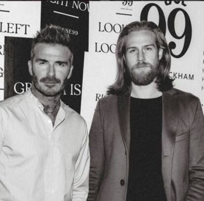 De oficinista an&oacute;nimo a estrella de la moda: hoy Gwilym Pugh se relaciona con celebridades como David Beckham.