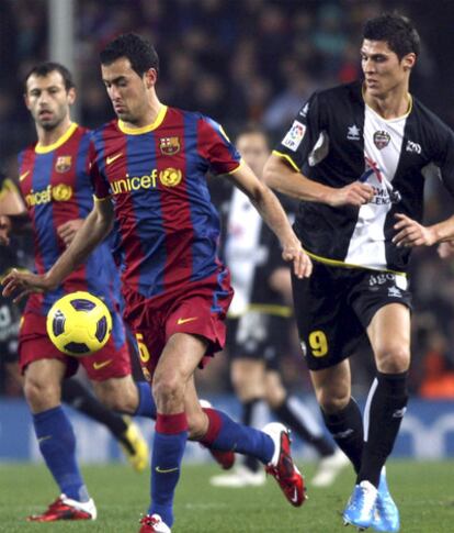 Busquets, durante el partido ante el Levante.