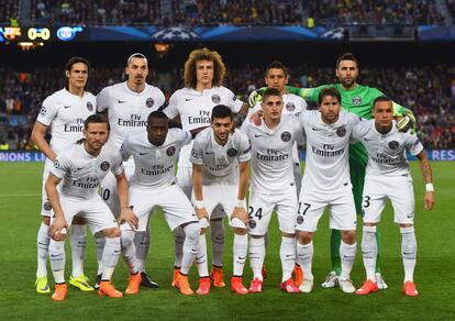L'onze del PSG: Cavani, Ibrahimovic, David Luiz, Marquinhos i Sirigu (drets). Cabaye, Matuidi, Pastore, Verrati, Maxwell i Van del Wiel (ajupits).